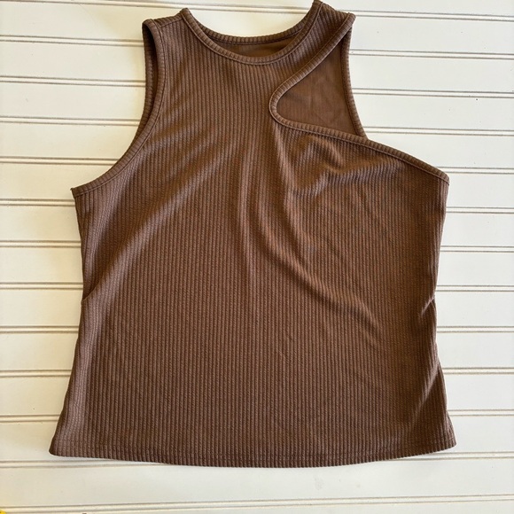 Cut out ribbed tank Size 0X - Picture 4 of 7